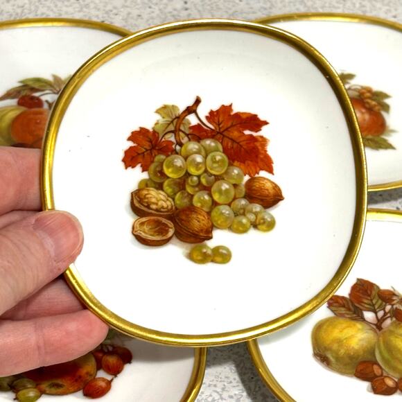 Vintage Kaiser W Germany porcelain plates miniature trays set of 5 fruit & nut - Picture 3 of 10